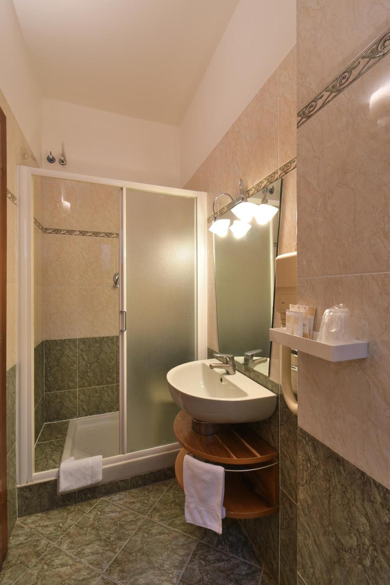 Hotel Cavour Rapallo Kültér fotó