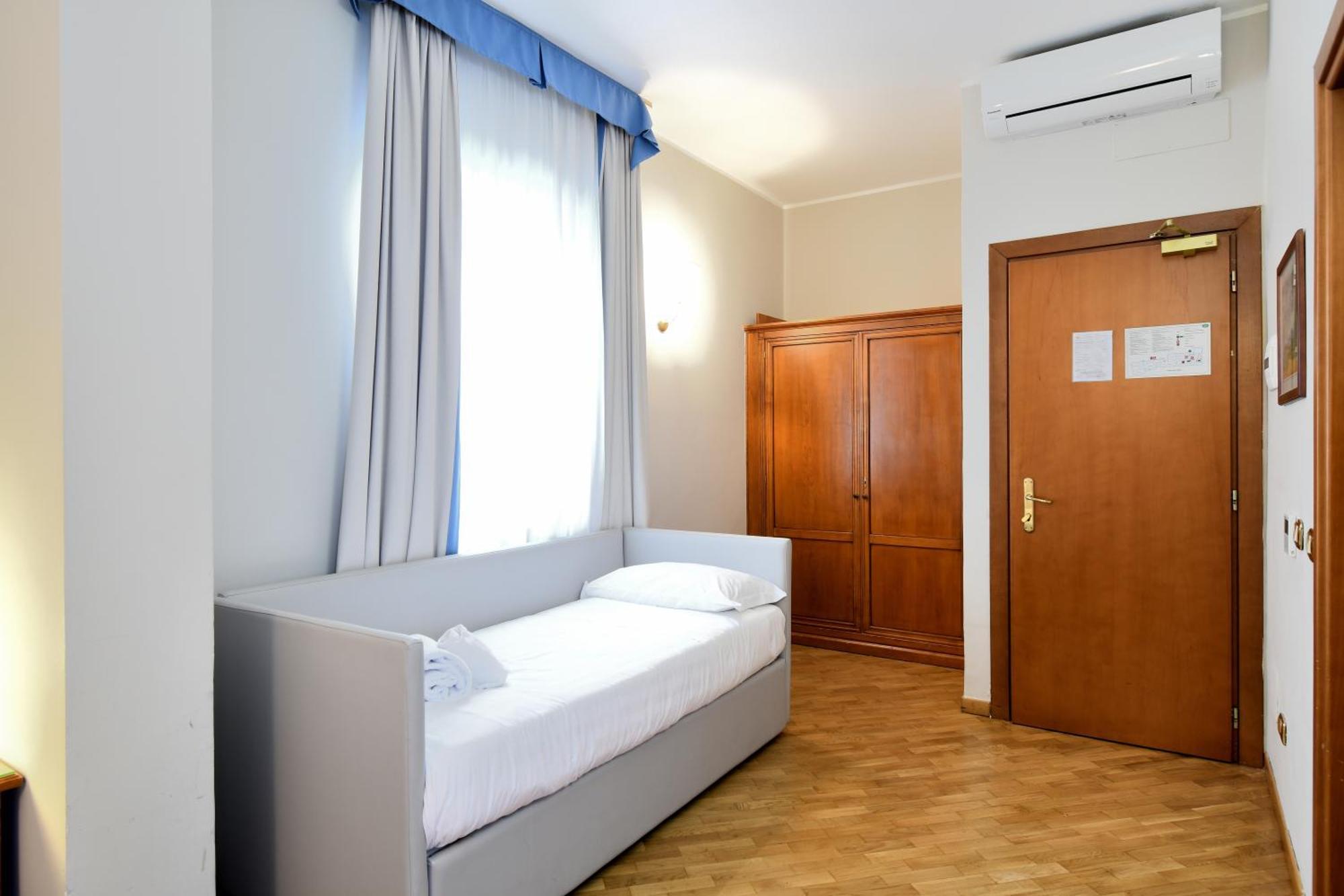 Hotel Cavour Rapallo Kültér fotó